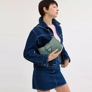 New! Coach Eliza Shoulder Bag With Zipper Closure (only 1 Left!)